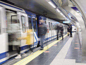 Hodien higienizazioa Madrilgo metroan, Bartzelonako Transport Metropolitans-en eta Valladolideko RENFEn